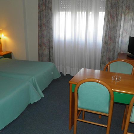 Hotel Ramoverde Borgomanero Bagian luar foto