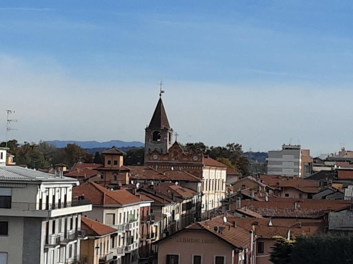 Hotel Ramoverde Borgomanero Bagian luar foto