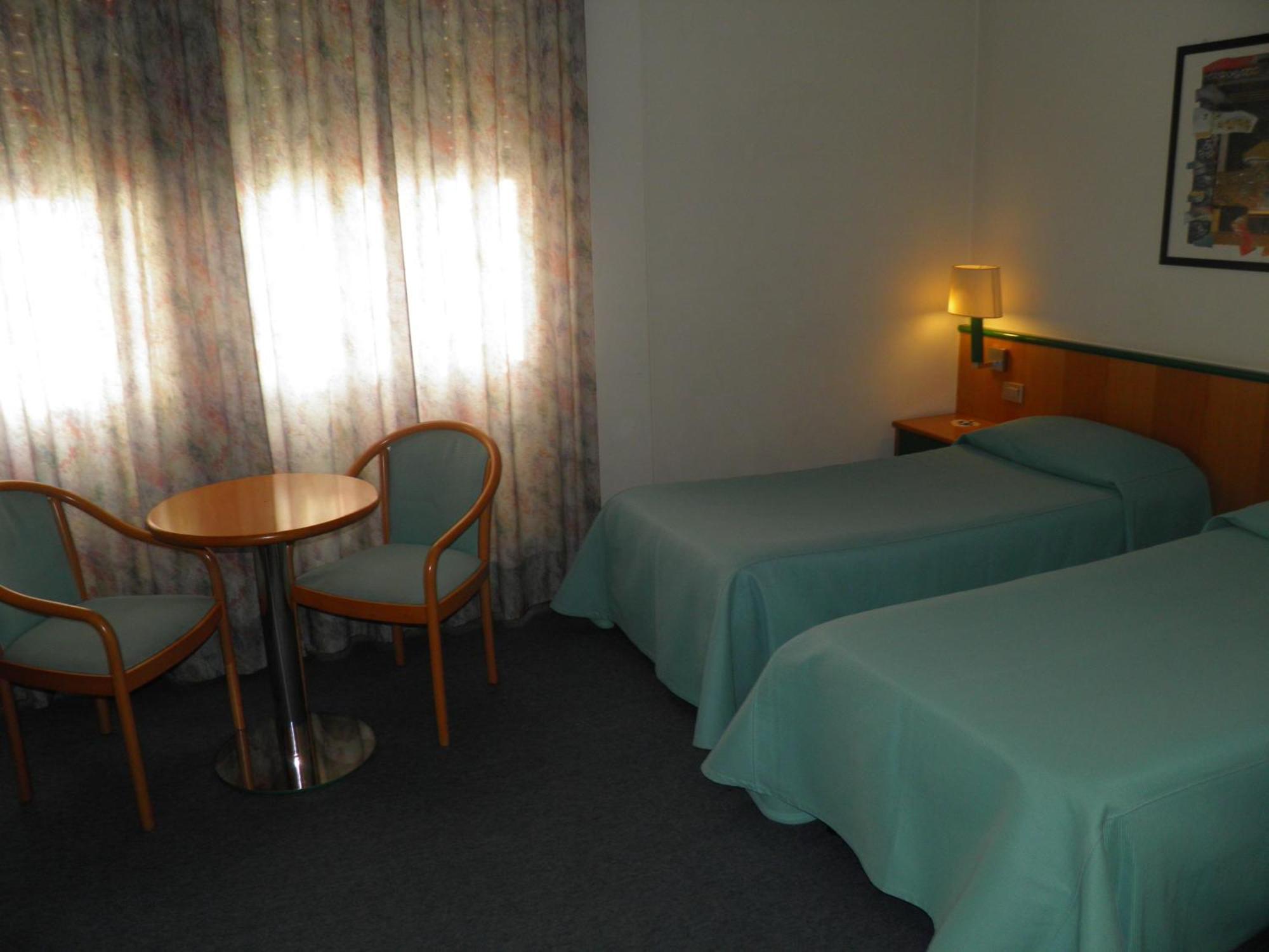 Hotel Ramoverde Borgomanero Bagian luar foto
