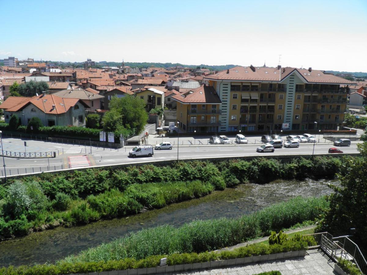 Hotel Ramoverde Borgomanero Bagian luar foto